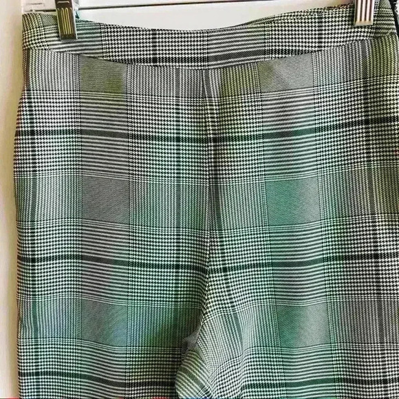 NEW! J.O.A. Plaid Cropped Pants with Pearls - Picture 6 of 9
